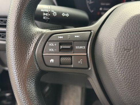 Used 2024 Honda HR-V LX image 16