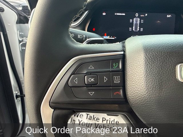 Used 2025 Jeep Grand Cherokee Laredo AWD/4WD image 12
