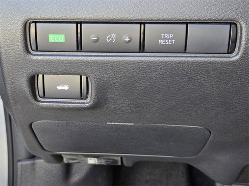 Used 2024 Nissan Sentra SV image 30