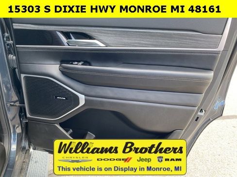 Used 2024 Jeep Wagoneer Series II w/ Flexible Seating Group image 23