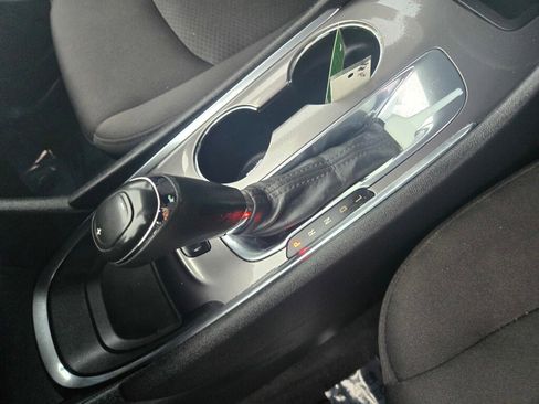 Used 2019 Chevrolet Malibu LT image 16