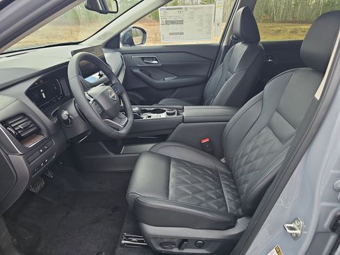 New 2026 Nissan Rogue Platinum w/ Platinum Premium Package AWD/4WD image 4