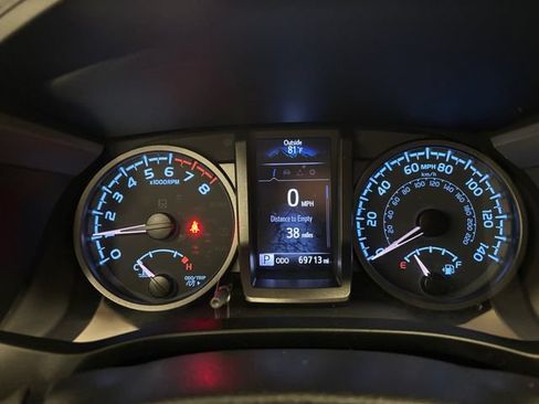 Used 2020 Toyota Tacoma TRD Off-Road w/ Technology Package AWD/4WD image 17