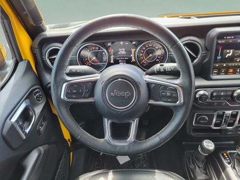 Used 2018 Jeep Wrangler Unlimited Sahara w/ Quick Order Package 24M Moab AWD/4WD image 12