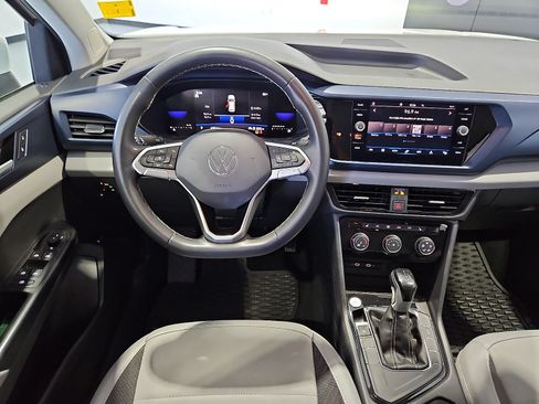Certified 2023 Volkswagen Taos SE FWD image 8