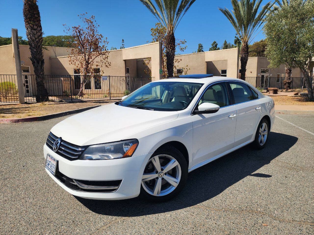 Used 2012 Volkswagen Passat 2.5 SE FWD image 2