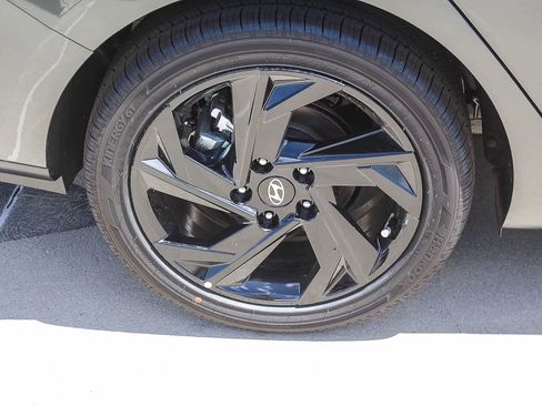 New 2026 Hyundai Elantra SEL Sport Premium FWD image 11