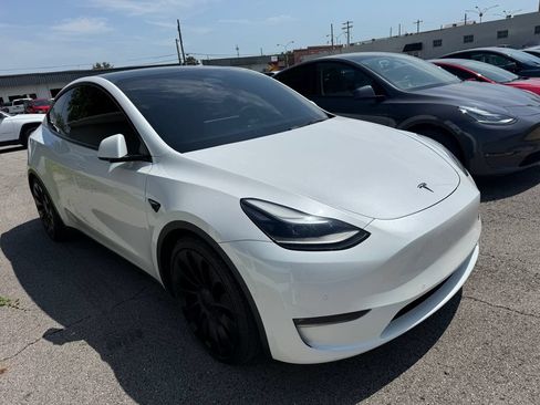 Used 2022 Tesla Model Y Performance AWD/4WD image 13