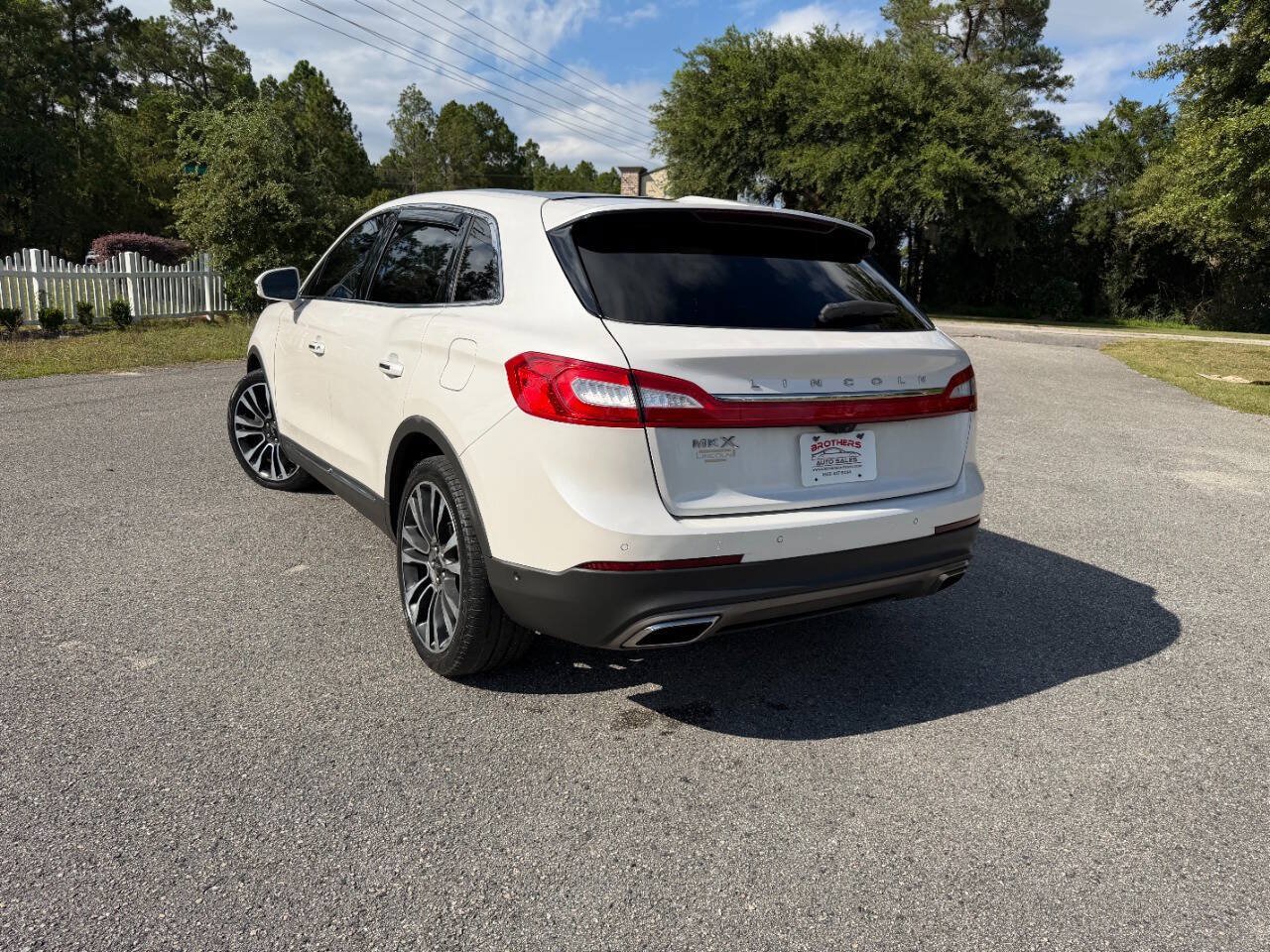 Used 2016 Lincoln MKX Reserve w/ Technology Package FWD image 31