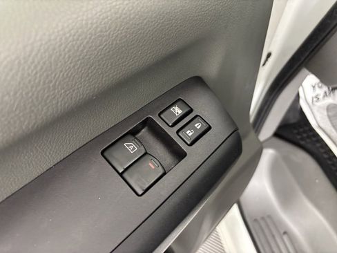 Used 2018 Nissan NV 3500 S image 12