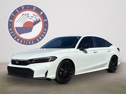 Used 2025 Honda Civic Sport image 2