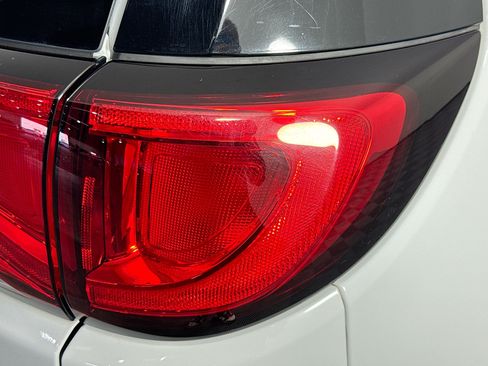 Used 2020 Chrysler Voyager L FWD image 32