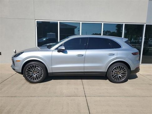 Certified 2021 Porsche Cayenne image 2