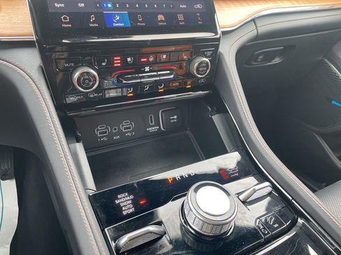 Used 2024 Jeep Grand Cherokee Summit image 31