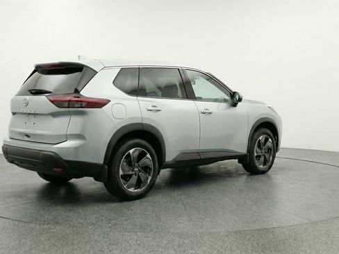 Used 2025 Nissan Rogue SV image 9
