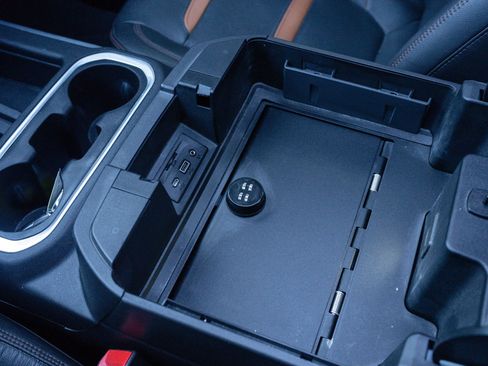 Used 2021 GMC Sierra 1500 AT4 w/ Technology Package image 14