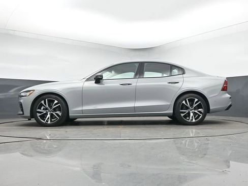Used 2025 Volvo S60 B5 Plus FWD image 36