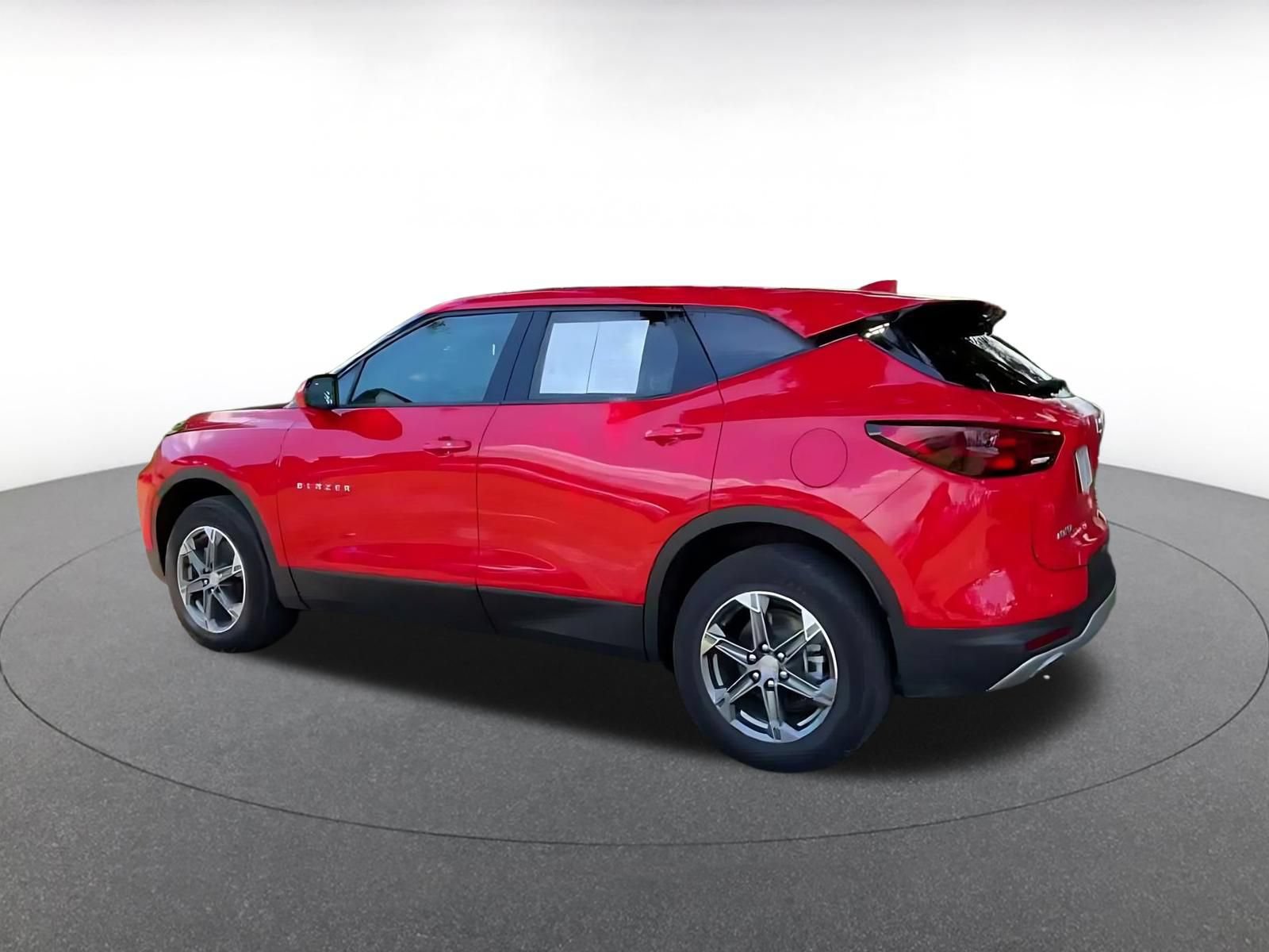 Used 2026 Chevrolet Blazer LT FWD image 9