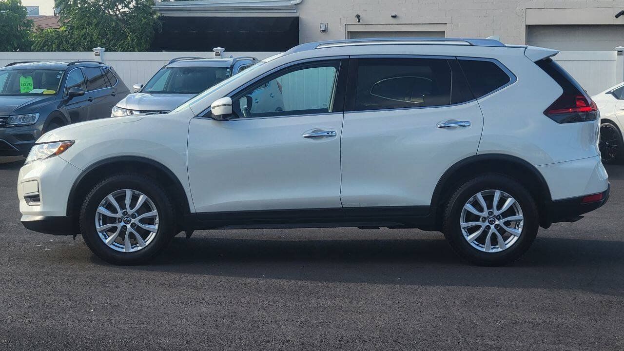 Used 2018 Nissan Rogue SV w/ Premium Package AWD/4WD image 9