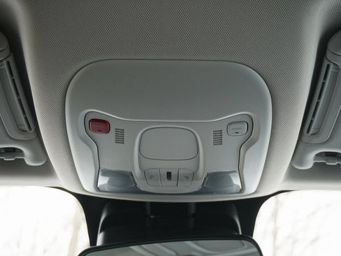 Used 2022 Jeep Renegade Latitude AWD/4WD image 25