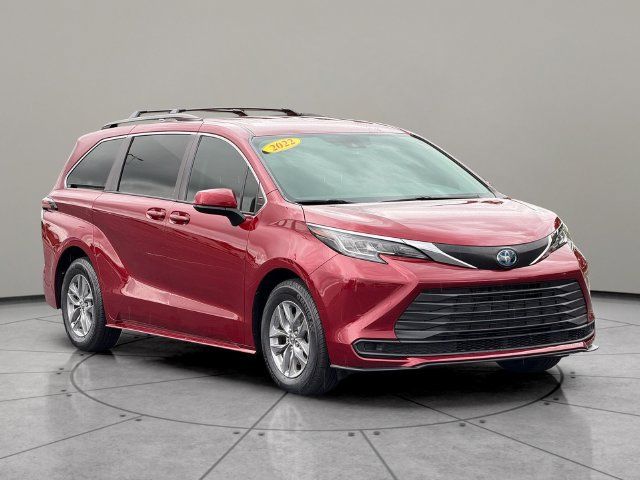 Certified 2022 Toyota Sienna LE FWD image 8