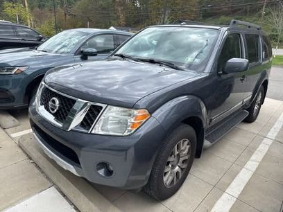Used 2012 Nissan Pathfinder LE w/ DVD Entertainment Pkg