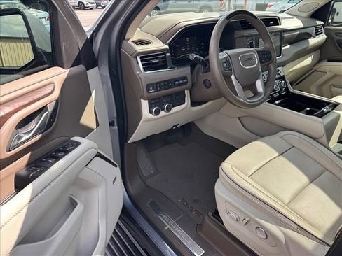 Certified 2023 GMC Yukon XL Denali w/ Denali Reserve Package image 13