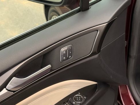 Used 2018 Ford Fusion Titanium FWD image 14