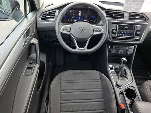Certified 2022 Volkswagen Tiguan S image 11