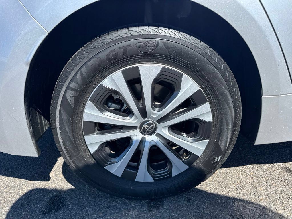 Used 2022 Toyota Corolla LE FWD image 9