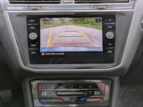 Used 2023 Volkswagen Tiguan SE AWD/4WD image 22