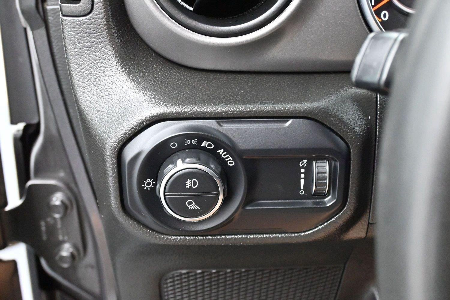 Used 2023 Jeep Gladiator Sport AWD/4WD image 24