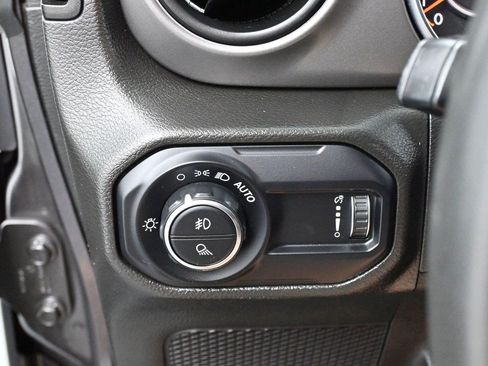 Used 2023 Jeep Gladiator Sport AWD/4WD image 24
