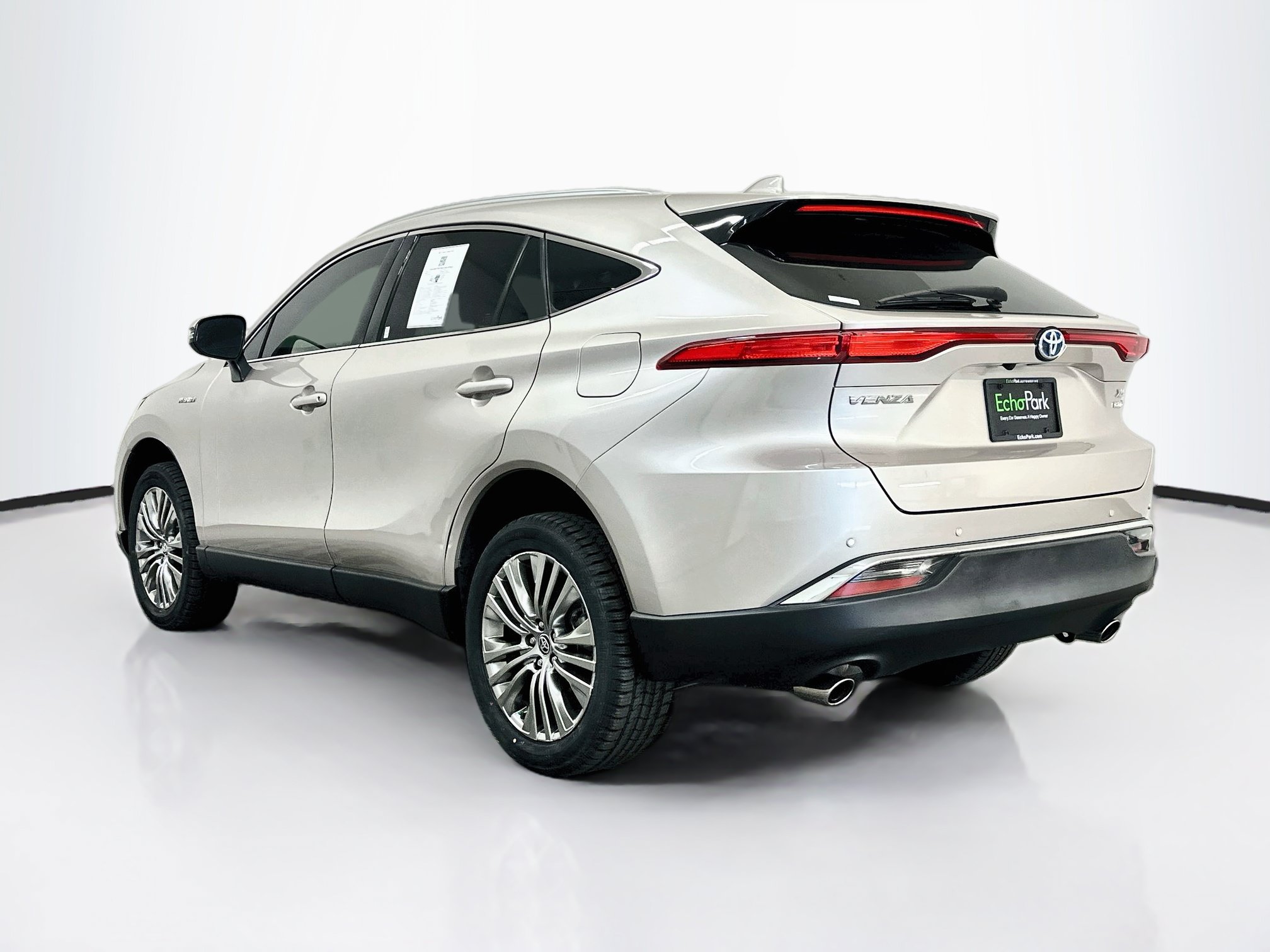 Used 2021 Toyota Venza XLE w/ Softex Package AWD/4WD image 5
