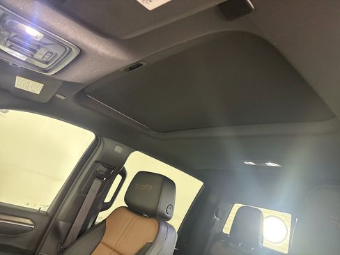 Used 2025 Chevrolet Silverado 2500 High Country w/ High Country Premium Package image 11