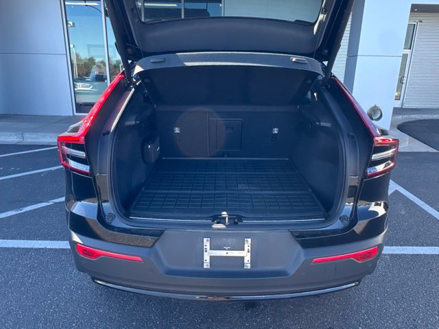 Used 2023 Volvo C40 P8 Recharge Plus w/ Climate Package AWD/4WD image 6