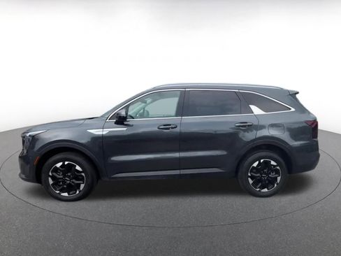 Used 2024 Kia Sorento S AWD/4WD image 9