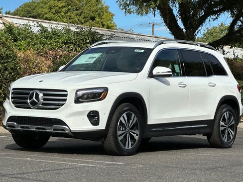 New 2025 Mercedes-Benz GLB 250 4MATIC image 7