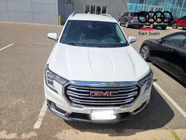 Used 2023 GMC Terrain SLT FWD image 2