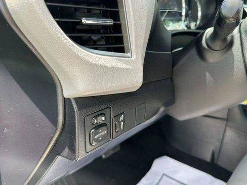 Used 2015 Toyota Corolla LE FWD image 11