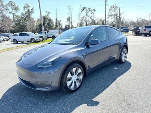 Used 2023 Tesla Model Y Long Range image 7