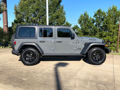Used 2022 Jeep Wrangler Unlimited Sport image 7