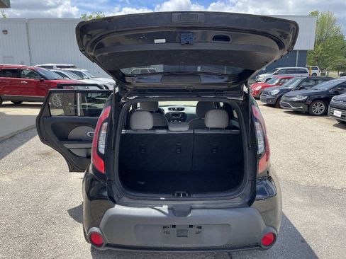 Used 2016 Kia Soul FWD image 23