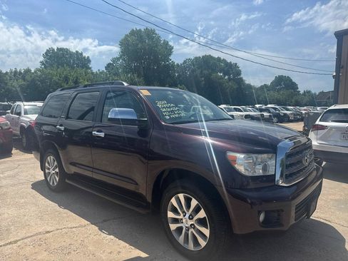 Used 2017 Toyota Sequoia Limited w/ Safety & Convenience Package AWD/4WD image 31