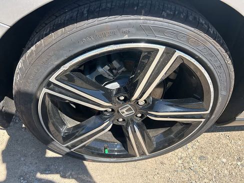 Used 2025 Honda Accord Sport image 10