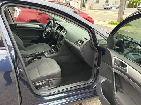Used 2017 Volkswagen Golf S AWD/4WD image 25