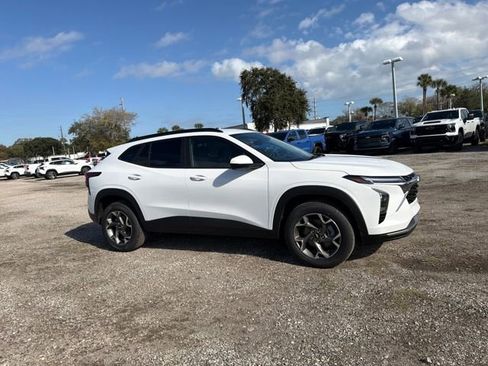 New 2026 Chevrolet Trax LT w/ Driver Confidence Package image 16