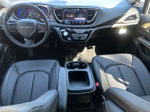 New 2026 Chrysler Pacifica Select w/ S Appearance Package AWD/4WD image 18