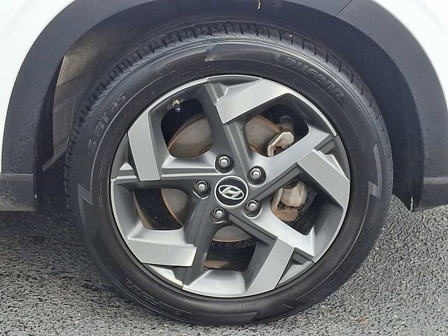 Used 2023 Hyundai Venue SEL FWD image 11