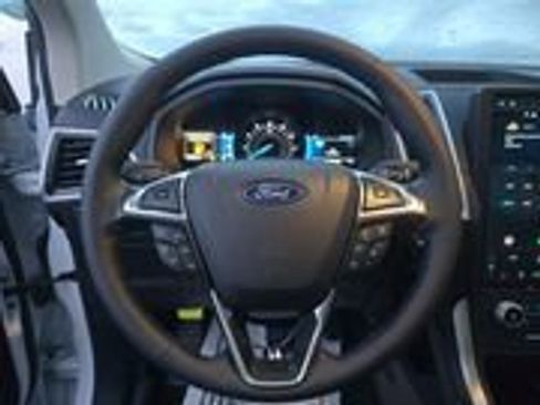 Used 2023 Ford Edge SEL w/ Convenience Package image 7